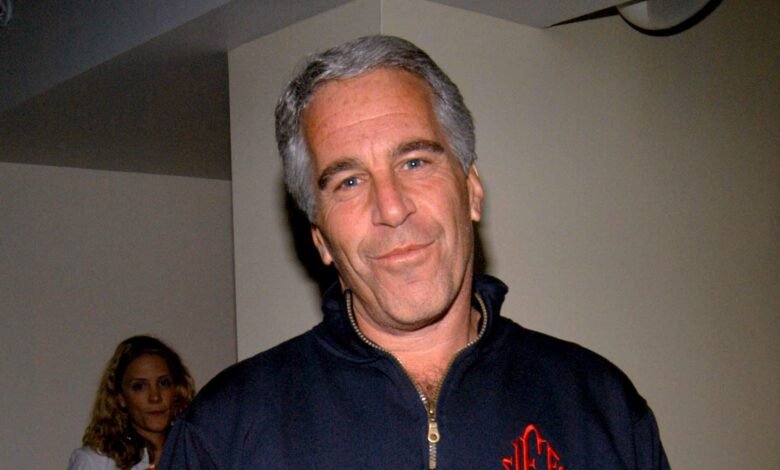 ¿Cómo murió Jeffrey Epstein? Preguntas de autopsia, imágenes de la cárcel y suicidio – Hollywood Life ¿Cómo murió Jeffrey Epstein? Preguntas de autopsia, imágenes de la cárcel y suicidio – Hollywood Life