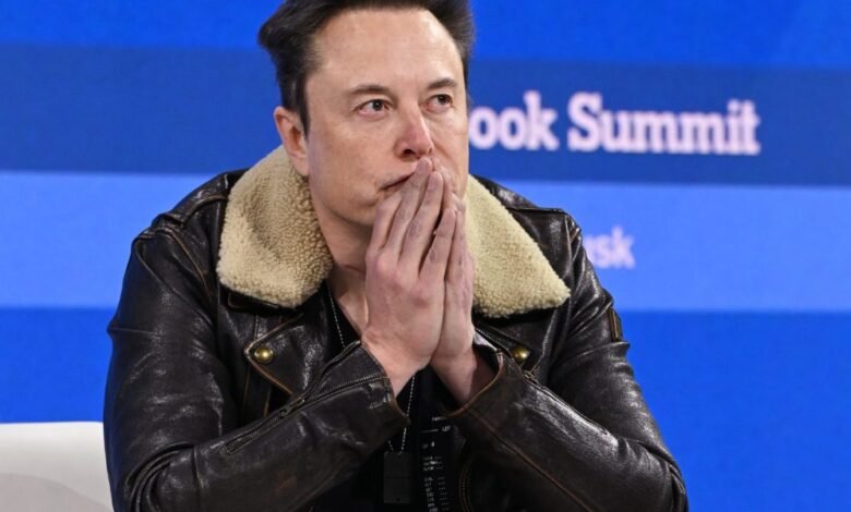Elon Musk, defensor de IA de código abierto desde hace mucho tiempo, está trayendo publicidad a su Rogue Grok Chatbot