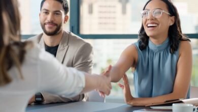 El talento de IA llega a un salario premium 30%: “Si intentas ponerte al día más tarde, esto te hará pagar más”.