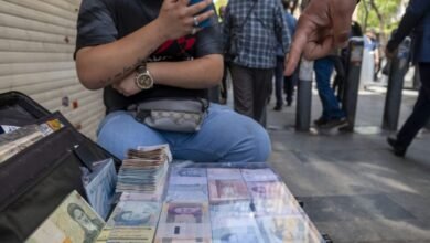 La moneda de Irán se ha convertido tanto en valor que Teherán planea cortar cuatro ceros del rial