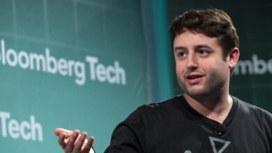 El CEO de Figma envió un correo electrónico frío y compró un café para convencer a los antiguos colegas de LinkedIn y Flipboard para que usen sus productos antes de lograr 68 mil millones de dólares estadounidenses.