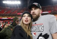 ‘Love Story’ para el mercado: Travis Kelce, lanzó la colección American Eagle inmediatamente después de la participación de Taylor Swift.