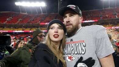 ‘Love Story’ para el mercado: Travis Kelce, lanzó la colección American Eagle inmediatamente después de la participación de Taylor Swift.