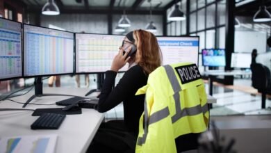 Los centros 911 tienen tanta personal que se están volviendo a la IA para responder llamadas
