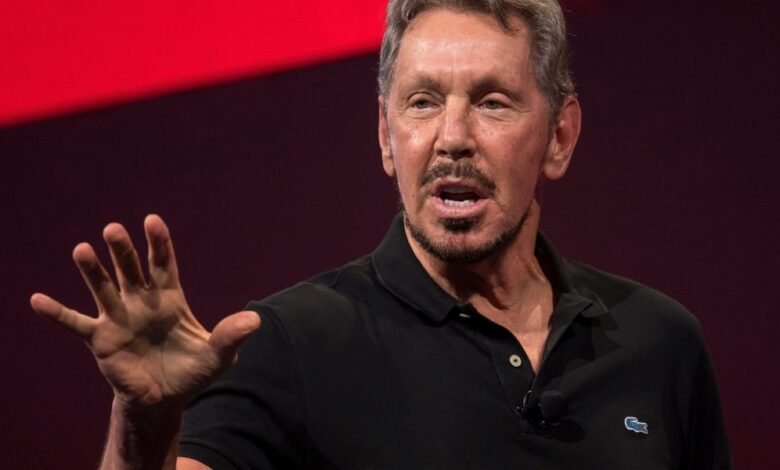 El multimillonario Larry Ellison ayudó a Michigan a nab a los mejores quarterback de Estados Unidos, y marcó el comienzo del flip de reclutamiento más rico en la historia del fútbol universitario
