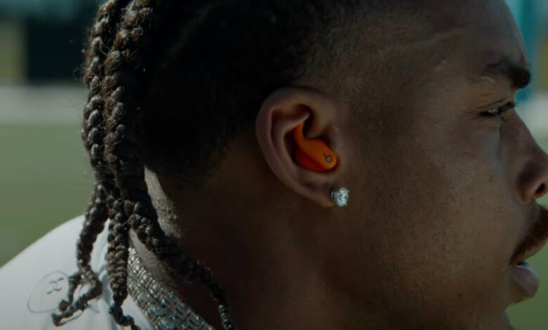 Beats acaba de burlarse de PowerBeats Fit: estas son las 3 actualizaciones clave que quiero ver en los nuevos auriculares Beats Fit Pro