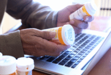 Miles de sitios web de farmacia falsos utilizando trucos de IA, pagos criptográficos y revisiones falsas para impulsar medicamentos inseguros