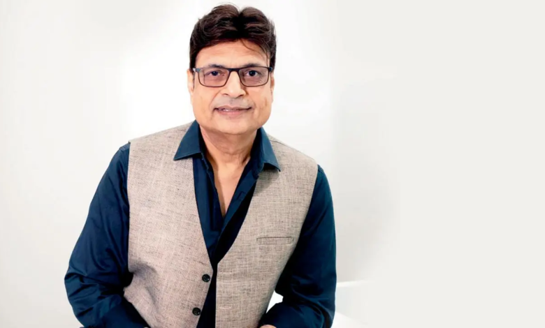 Ershad Kamil a menudo revela que se habla de sus canciones en pistas románticas `muy profundas`” Ershad Kamil a menudo revela que se habla de sus canciones en pistas románticas `muy profundas`”