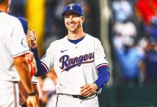 Jacob DeGrom de Rangers es el más rápido a 1.800 ataques profesionales en la historia de la MLB