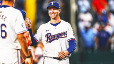 Jacob DeGrom de Rangers es el más rápido a 1.800 ataques profesionales en la historia de la MLB
