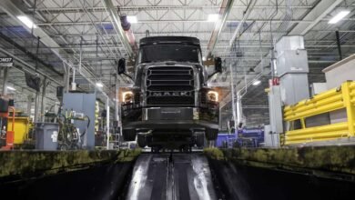 Mack comienza la producción de tractores pioneros en Macungie Plant