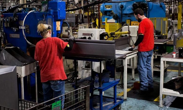 La fabricación estadounidense se expande al ritmo más rápido desde 2022