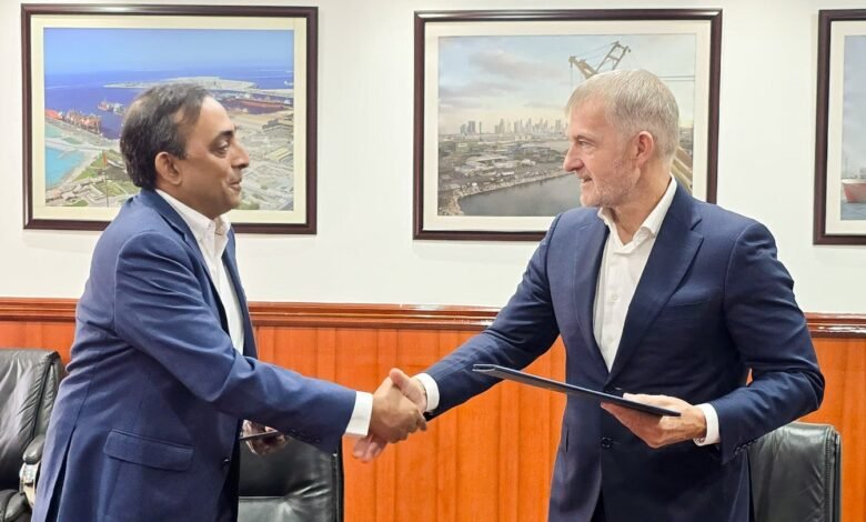 Drydocks World para construir las fábricas de FLNK más grandes del mundo.