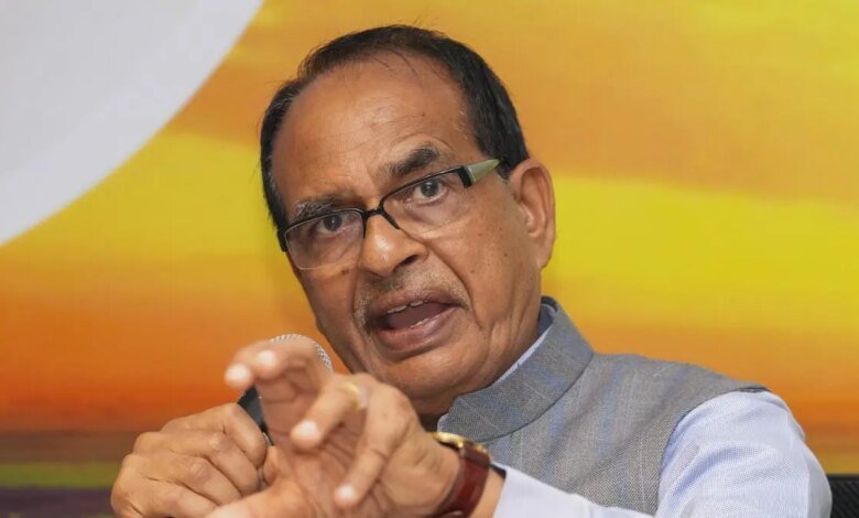 El Ministro de Agri Chouhan visitó Karnataka para revisar el Arecanut.