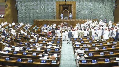 Lok Sabha aprueba dos facturas de impuestos sin debate; Rijiju golpea la oposición por las interrupciones