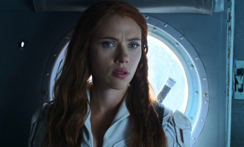 En ese momento, el autor de Black Widore, Scarlett Johanson, dirige la línea Marvel (y cómo esperaba que no fuera del todo)