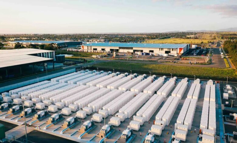 Las baterías empapan en PV en el soleado sur para aplastar el récord de carga, ya que el viento sopla fuerte en el estado de sol Las baterías empapan en PV en el soleado sur para aplastar el récord de carga, ya que el viento sopla fuerte en el estado de sol