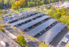 Connecticut High School obtiene 1 megavatio de cochera solar de energía solar