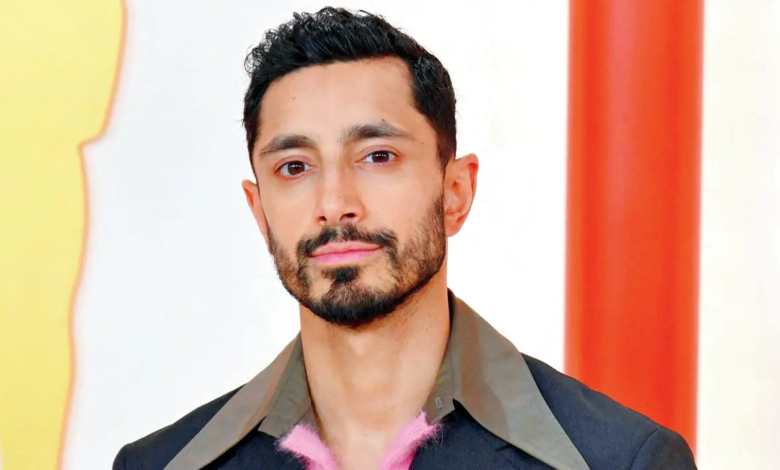 Riz Ahmed dice que fue ingresado en el hospital mientras disparaba a un pícaro Riz Ahmed dice que fue ingresado en el hospital mientras disparaba a un pícaro