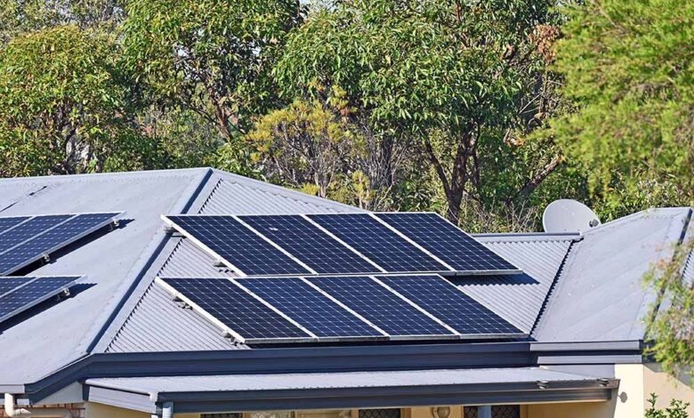 Australia lidera el mundo en la energía solar en la azotea, ahora necesita ponerse al día con cómo administrarlo Australia lidera el mundo en la energía solar en la azotea, ahora necesita ponerse al día con cómo administrarlo