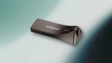La unidad flash rápida y resistente de 128 GB de Samsung es un absurdamente barato $ 15