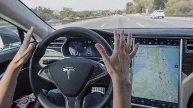 NHTSA investiga a Tesla por informes de accidentes retrasados