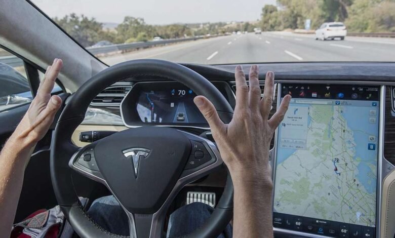 NHTSA investiga a Tesla por informes de accidentes retrasados