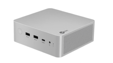 Lenovo acaba de dejar caer una mini PC con Ryzen 8745H, USB4 y Dual Ethernet, y casi nadie se dio cuenta de