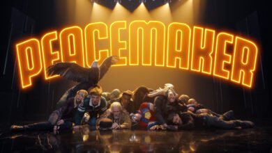 James Gunn y el elenco de Peacemaker cuentan todo en la ambiciosa secuencia del título de la temporada 2, las opciones de canciones e intento de no caer fuera del escenario
