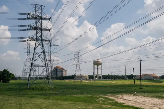 Oncor tiene una solicitud para conectarse entre 200 GW. Dijeron los funcionarios de la compañía. Oncor tiene una solicitud para conectarse entre 200 GW. Dijeron los funcionarios de la compañía.