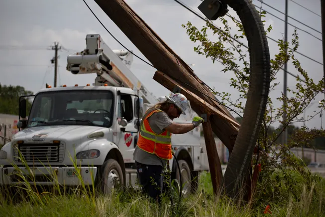 Recorte de reguladores de Texas, aprobar un plan de resiliencia del sistema CenterPoint de $ 2.7B