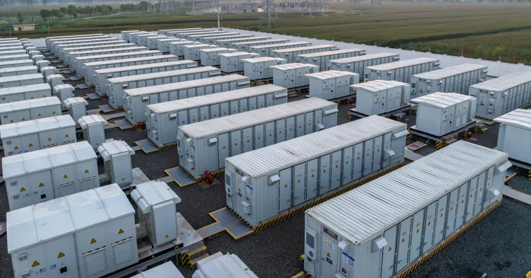 MISO podría ahorrar $ 27B en costos del sistema para 2035 con 11 GW de baterías: informe MISO podría ahorrar $ 27B en costos del sistema para 2035 con 11 GW de baterías: informe