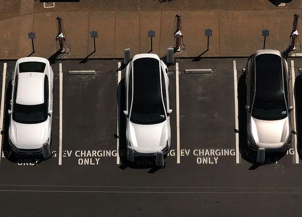 El cobro de EV administrado podría generar $ 30B en ahorros anuales para 2035: Informe El cobro de EV administrado podría generar $ 30B en ahorros anuales para 2035: Informe