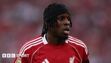 Lesión de Jeremie Frimpong: defensor del Liverpool hasta después de las vacaciones internacionales con un golpe en los isquiotibiales