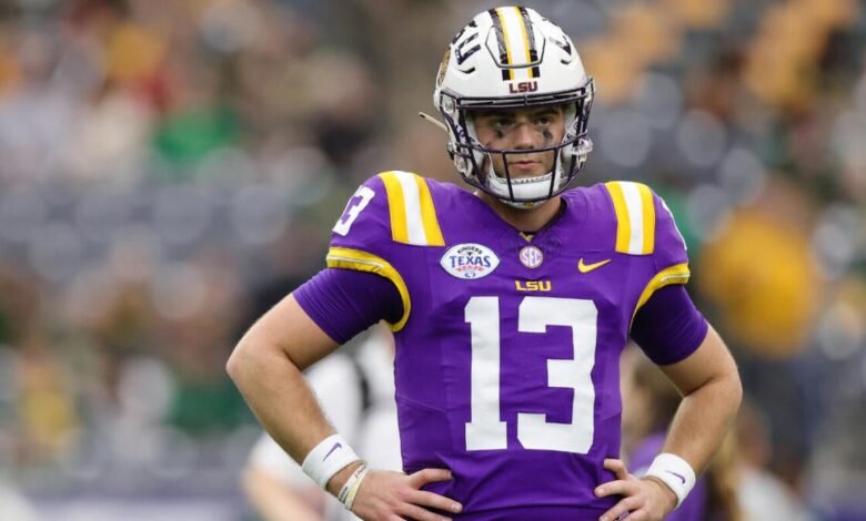 LSU QB Garrett Nussmeier regresó a practicar después de una pequeña lesión en la rodilla. LSU QB Garrett Nussmeier regresó a practicar después de una pequeña lesión en la rodilla.