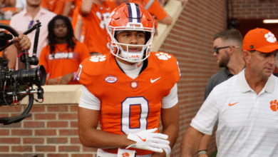 Lesión de Antonio Williams: receptor abierto de Clemson fuera del juego LSU con una clara lesión en tendón calificada.
