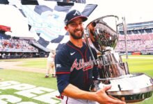Eli White llega a 2 horas para ayudar a los Bravos a vencer a los rojos en MLB Speedway Classic en Bristol