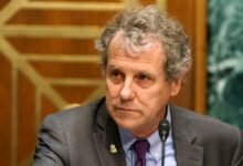 Sherrod Brown Faces envalentonada la industria criptográfica en oferta de regreso
