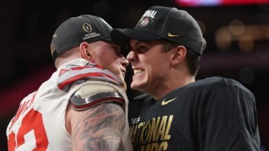 Cómo los compañeros de equipo de OSU, el actual novato de Steelers, Howard, Jack Sawyer, han superado la adversidad para llegar a la NFL