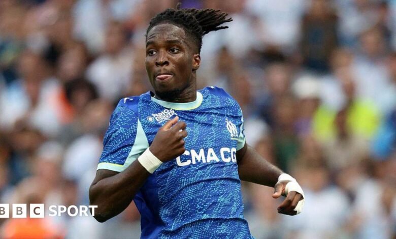 Jonathan Rowe: Forward se une a Bolonia después de pelear con sus compañeros de equipo en Marsella Jonathan Rowe: Forward se une a Bolonia después de pelear con sus compañeros de equipo en Marsella