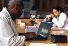 MacBook Pro de Apple con OLED nuevamente se rumoreaba para finales de 2026, y parece cada vez más probable que esta computadora portátil esté entrante