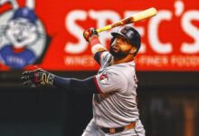 Los Cachorros de Chicago acuerdan un contrato de 1 año con el primera base Carlos Santana