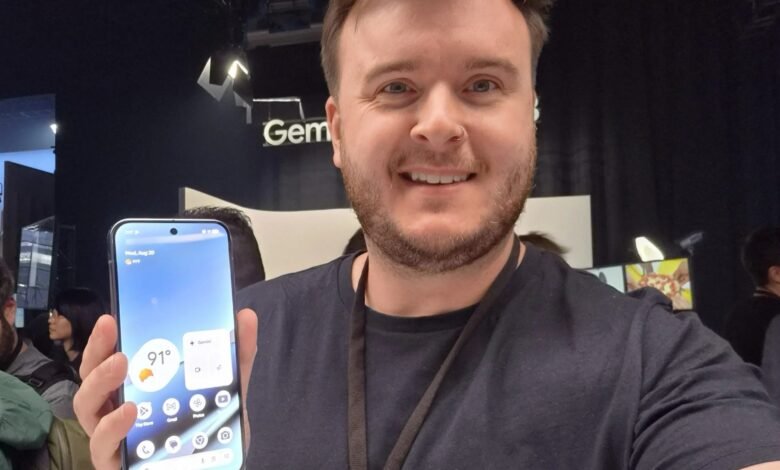 Por qué el nuevo Pixel 10 Mobile de Google es el mejor hasta ahora, pero me entristece ver desaparecer una característica muy útil. Por qué el nuevo Pixel 10 Mobile de Google es el mejor hasta ahora, pero me entristece ver desaparecer una característica muy útil.