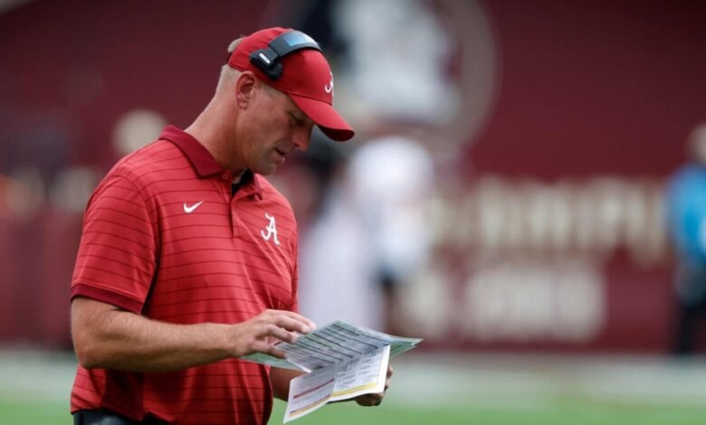 Kalen DeBoer no alcanza el estándar de Nick Saban: “Debes ser una especie diferente para la supervivencia”. Kalen DeBoer no alcanza el estándar de Nick Saban: “Debes ser una especie diferente para la supervivencia”.