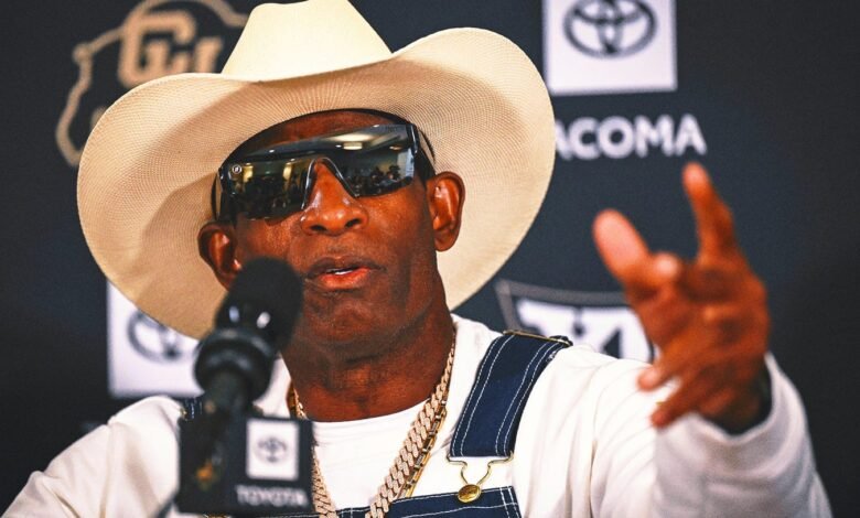 “Soy mi antigua identidad”.: Dion Sanders se centra en el fútbol después del miedo a la salud. “Soy mi antigua identidad”.: Dion Sanders se centra en el fútbol después del miedo a la salud.
