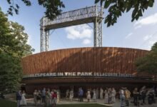 El nuevo Teatro Delcorte ha sido renovado por el nuevo Central Park para recibir el Shakespeare in the Park y otras noticias.