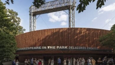 El nuevo Teatro Delcorte ha sido renovado por el nuevo Central Park para recibir el Shakespeare in the Park y otras noticias.