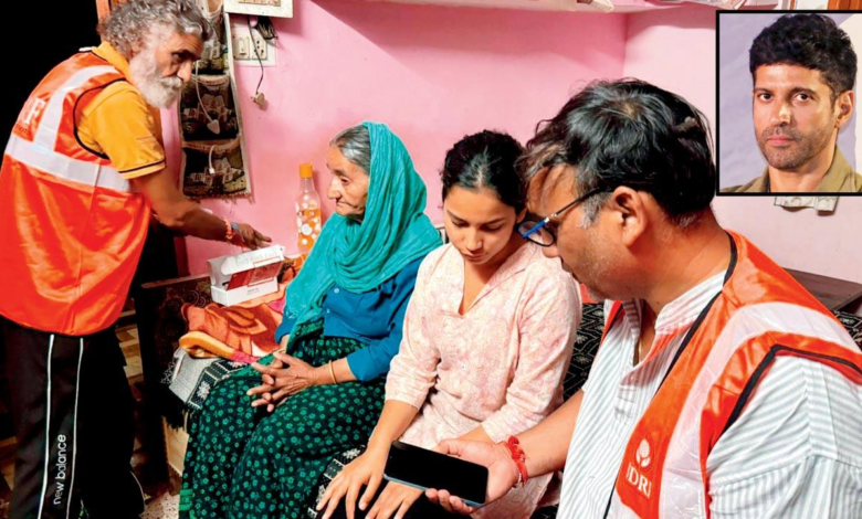 Farhan Akhtar Uttarakhand Flash dona a las víctimas por inundación Farhan Akhtar Uttarakhand Flash dona a las víctimas por inundación
