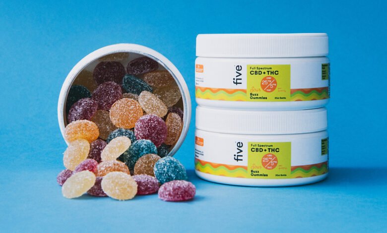 Cinco gomitas CBD + THC Cinco gomitas CBD + THC