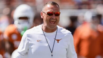 Steve Sarkisian se originó a partir de la cultura de “nombre” en Texas cuando los cuernos No. 1 estaban dirigidos a “el grupo para superar el tumor”.